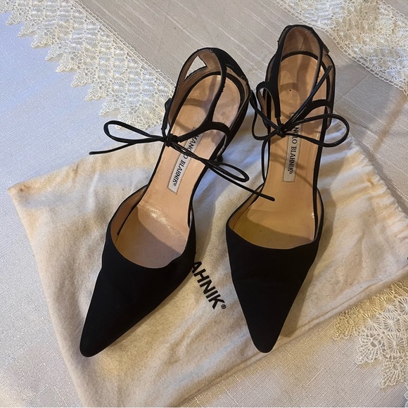 Manolo Blahnik Authentic Black Velvet Heels, Ankle Ties | Size 39.5 US size 9.5 - Picture 7 of 16